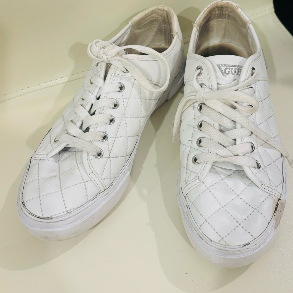 Guess Leather tennis shoes